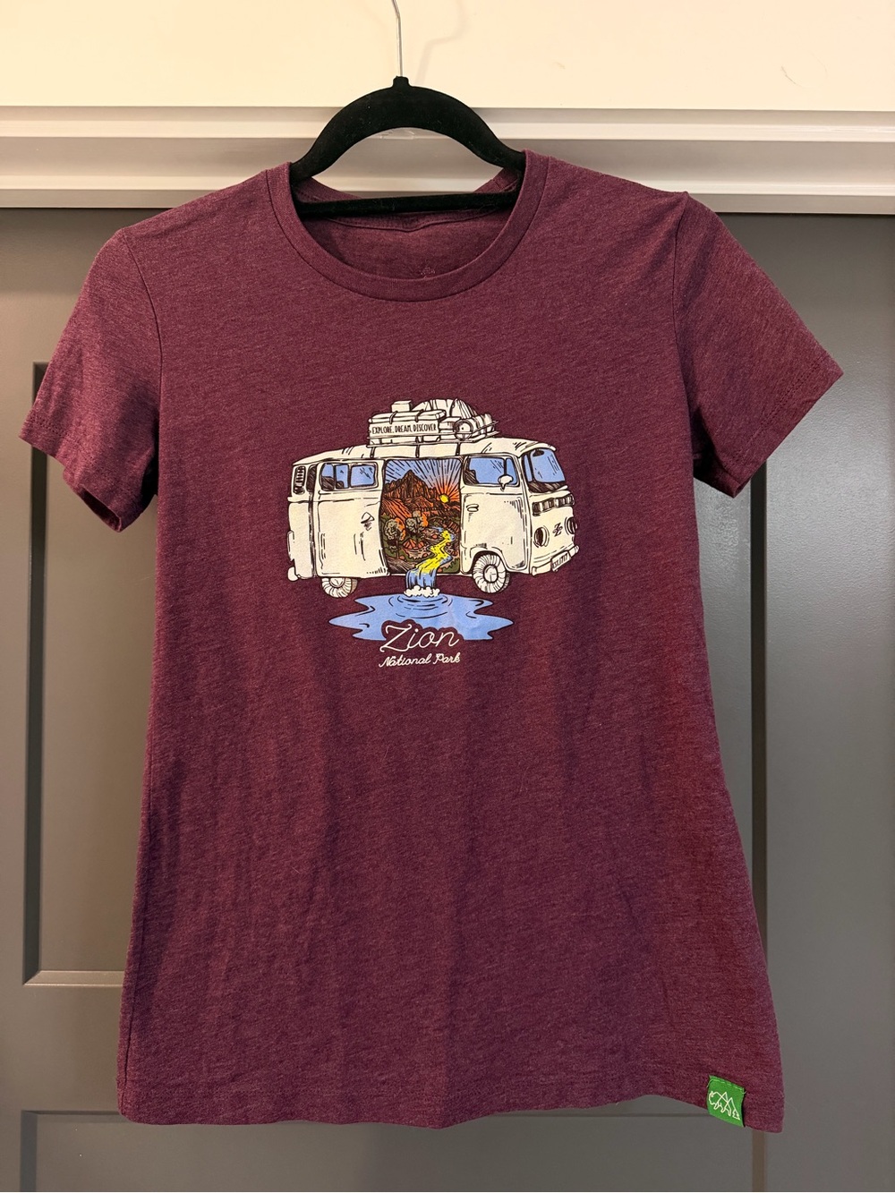 Wild Tribute Purple Camper Van Zion National Park Graphic Tee Shirt Small